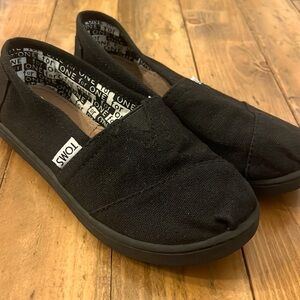 Youth Size One Toms shoes